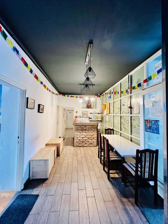 Bishnu Hostel Загреб Экстерьер фото